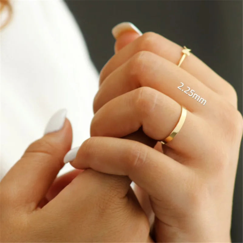 Anillo Plano Minimalista con Oro Laminado