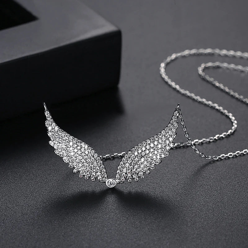 Collar de Alas de Ángel con Zirconia Cúbica