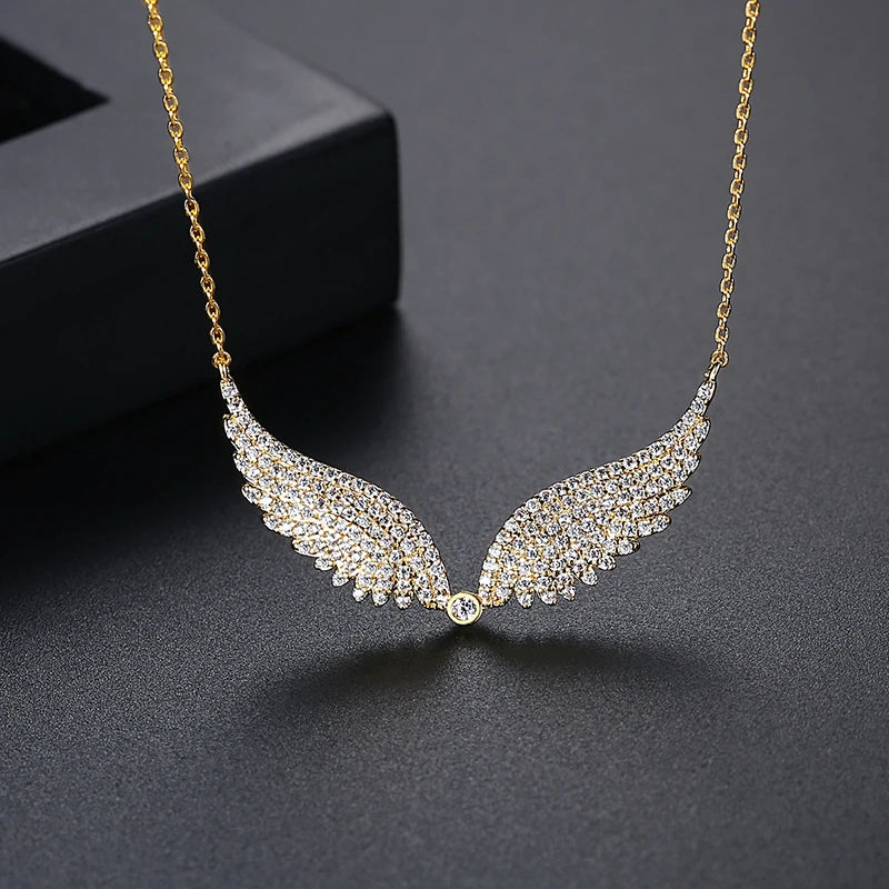 Collar de Alas de Ángel con Zirconia Cúbica