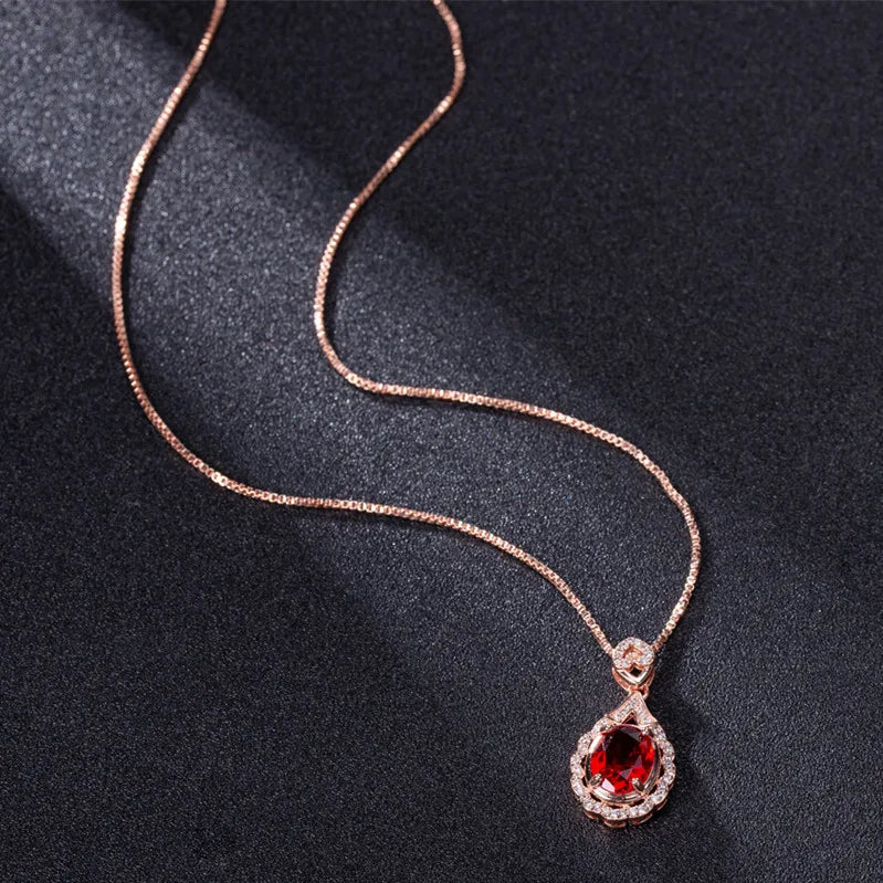 Collar Fino con Rubí en Oro Rosa 14K