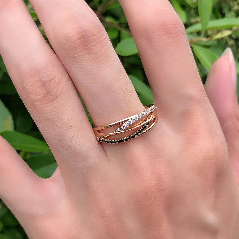 Anillo de Oro Rosa 18K con Diamante Natural