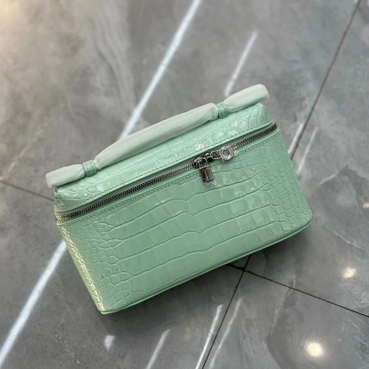 Bolso de Mano con Textura Cocodrilo