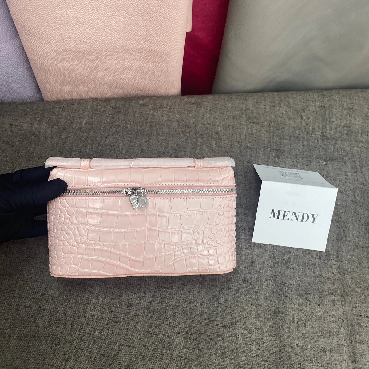 Bolso de Mano con Textura Cocodrilo