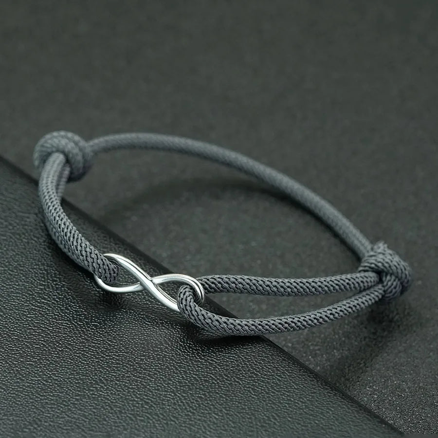 Pulsera Minimalista de Cordón Ajustable