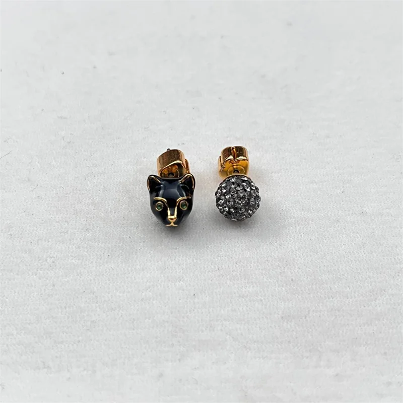 Aretes Tipo Botón con Zirconia para Mujer