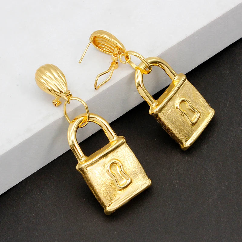 Conjunto de Joyería Dorada Chapada en Oro 24K