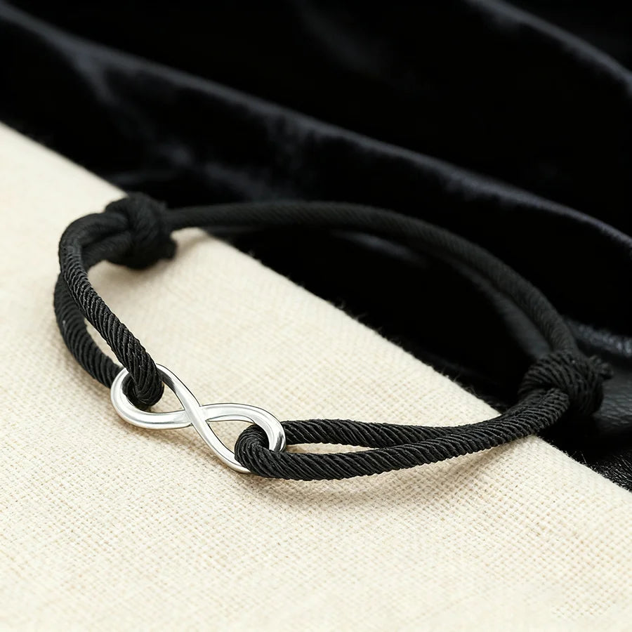Pulsera Minimalista de Cordón Ajustable