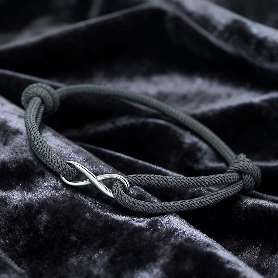 Pulsera Minimalista de Cordón Ajustable