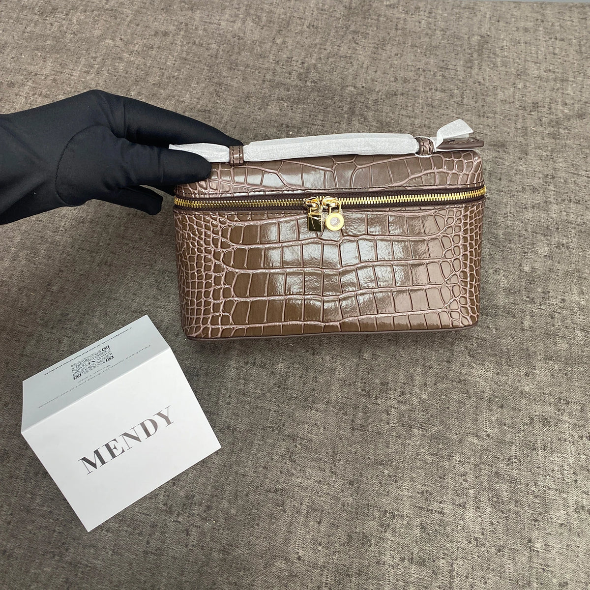 Bolso de Mano con Textura Cocodrilo