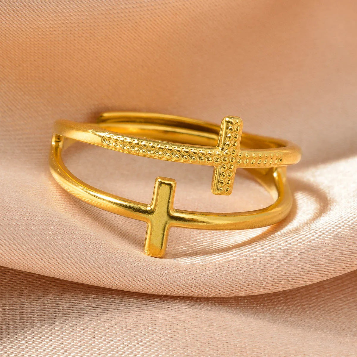 Anillo de Cruz de Acero Inoxidable Chapado en Oro 18K