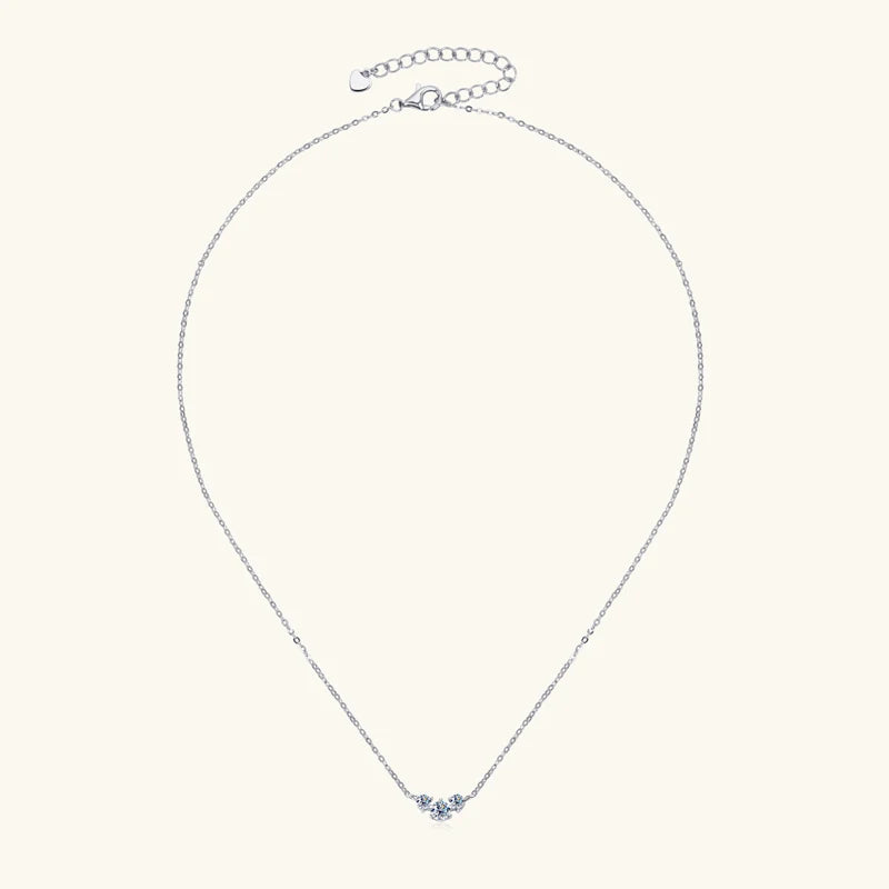 Collar de Moissanita de Tres Piedras en Plata 925