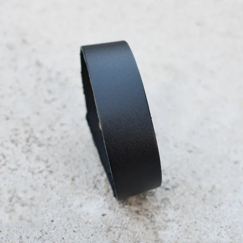 Pulsera de Cuero Liso con Dije