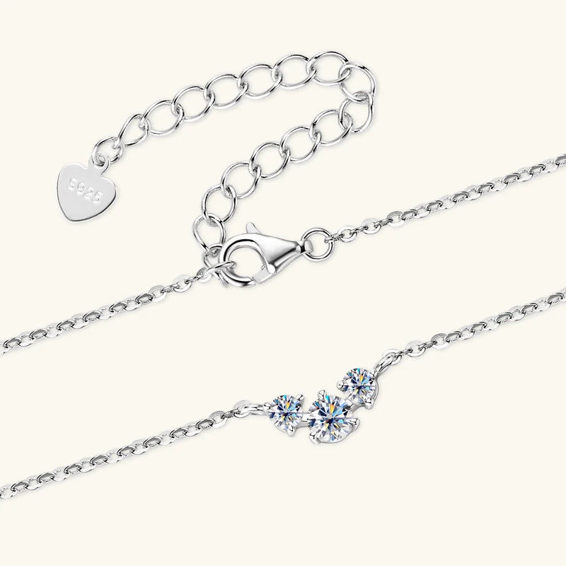 Collar de Moissanita de Tres Piedras en Plata 925