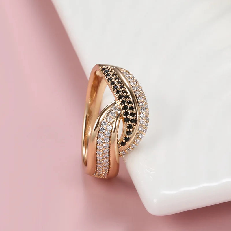 Anillo de Oro Rosa 18K con Diamante
