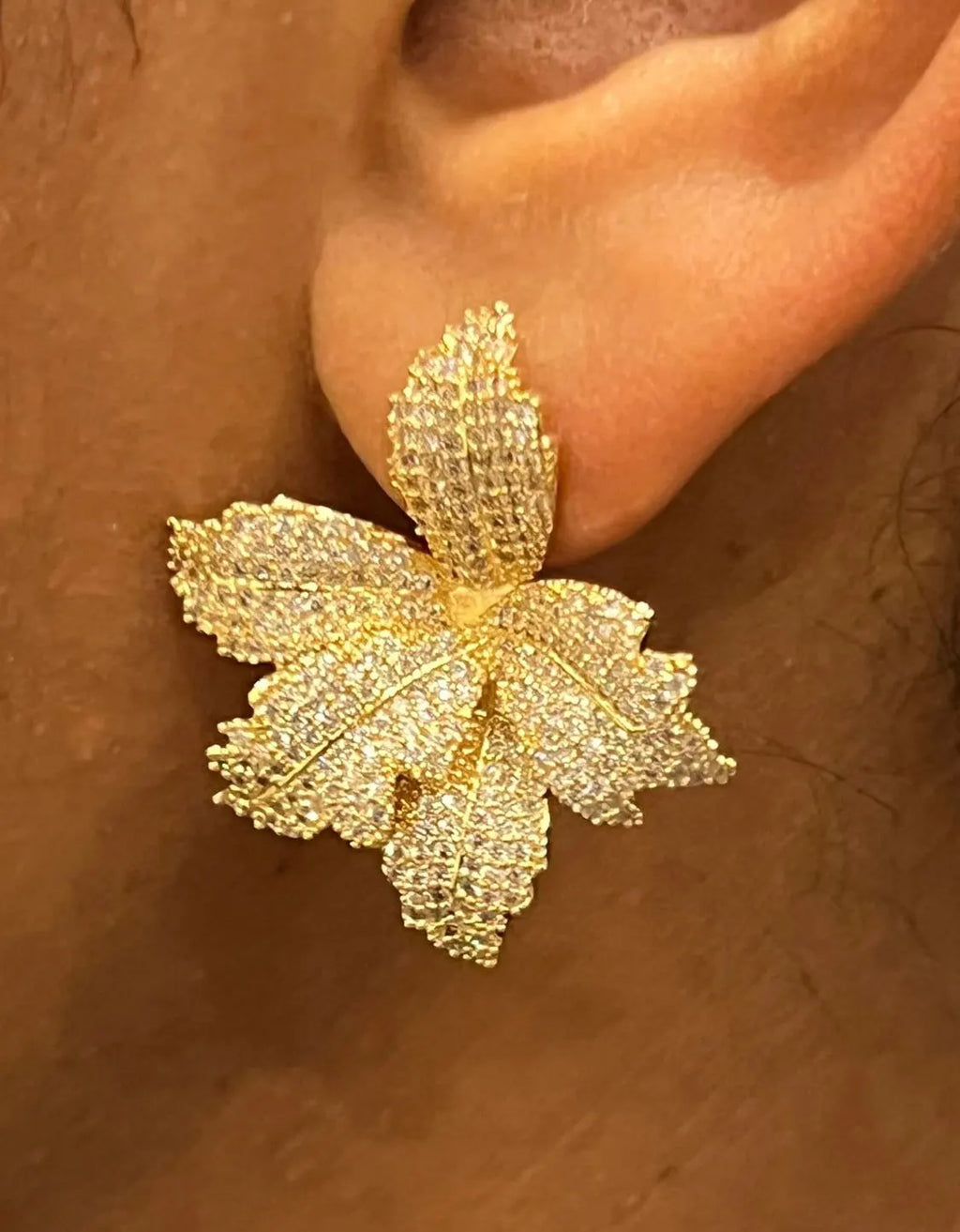 Aretes Tipo Botón GODKI con Zirconia Cúbica