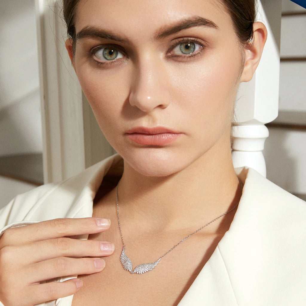 Collar de Alas de Ángel con Zirconia Cúbica