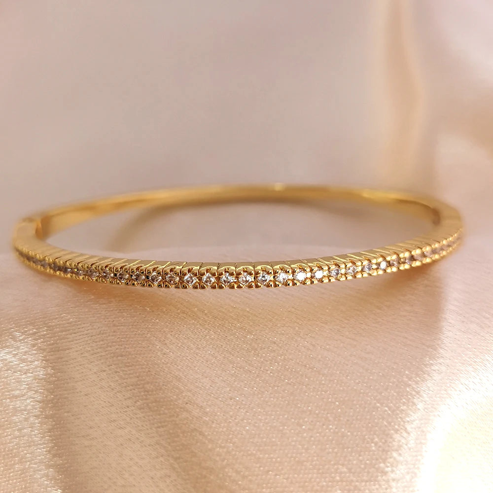 Pulsera con Zirconia y Acabado Metálico para Mujer