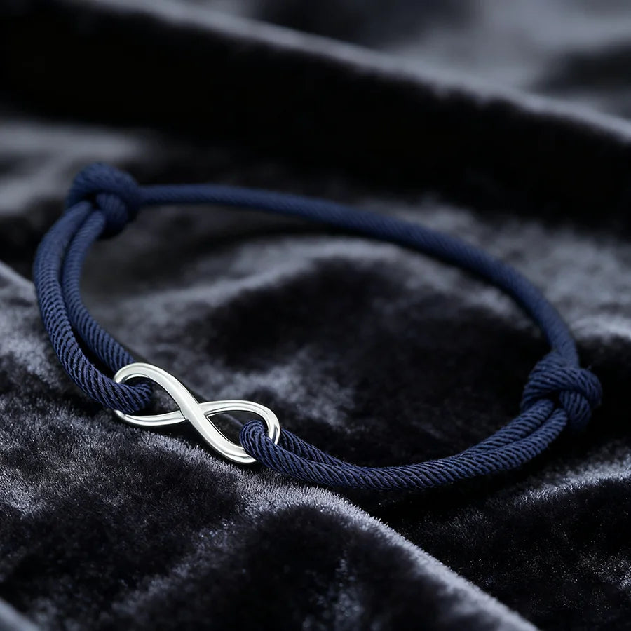 Pulsera Minimalista de Cordón Ajustable