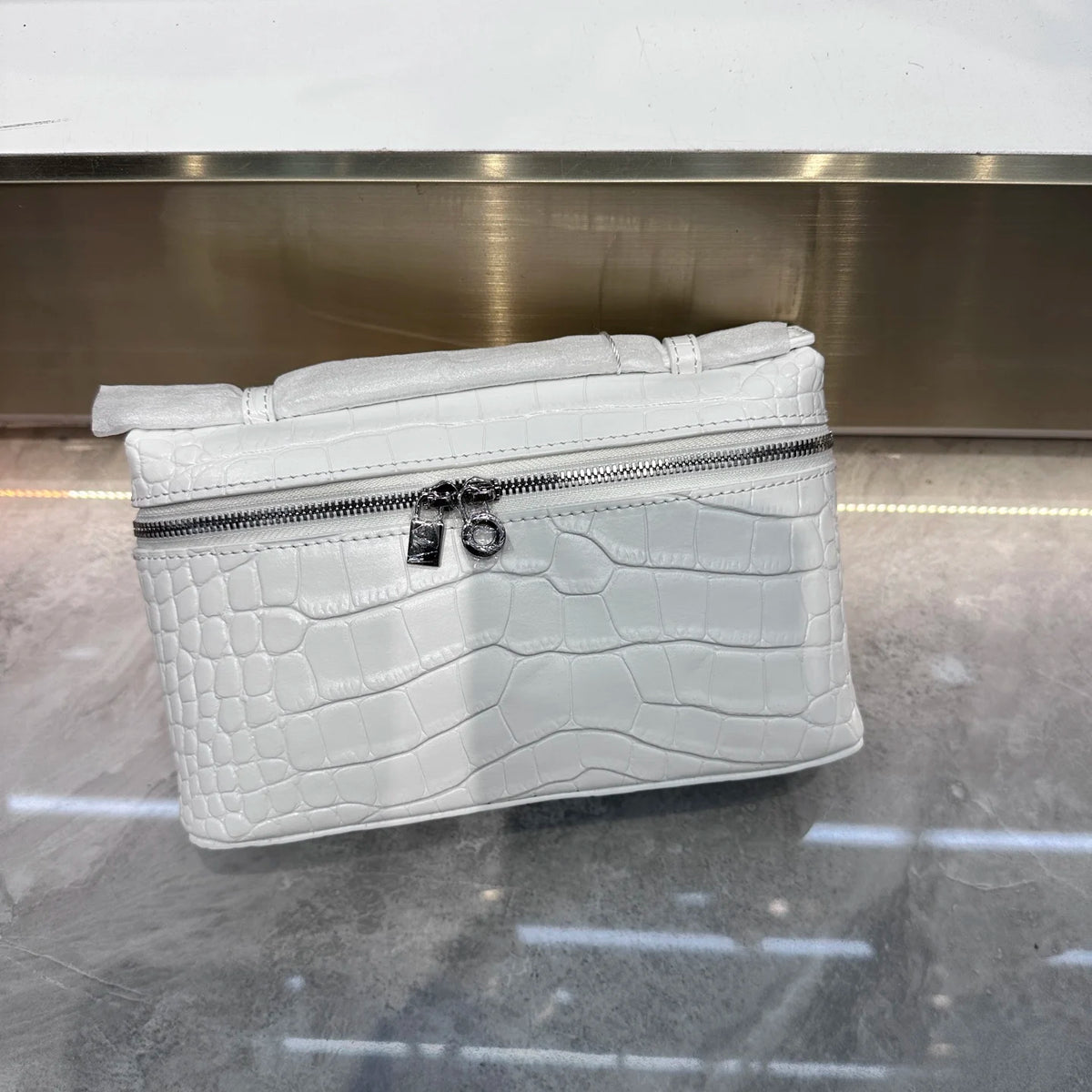 Bolso de Mano con Textura Cocodrilo