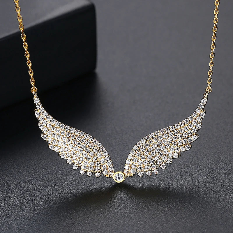 Collar de Alas de Ángel con Zirconia Cúbica
