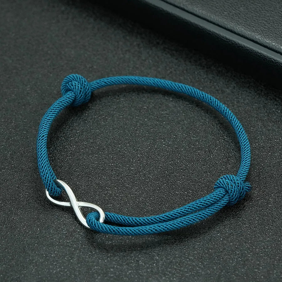 Pulsera Minimalista de Cordón Ajustable