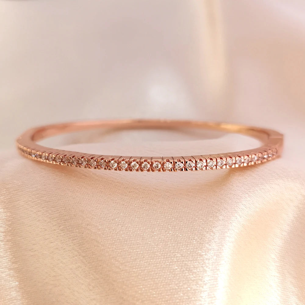 Pulsera con Zirconia y Acabado Metálico para Mujer